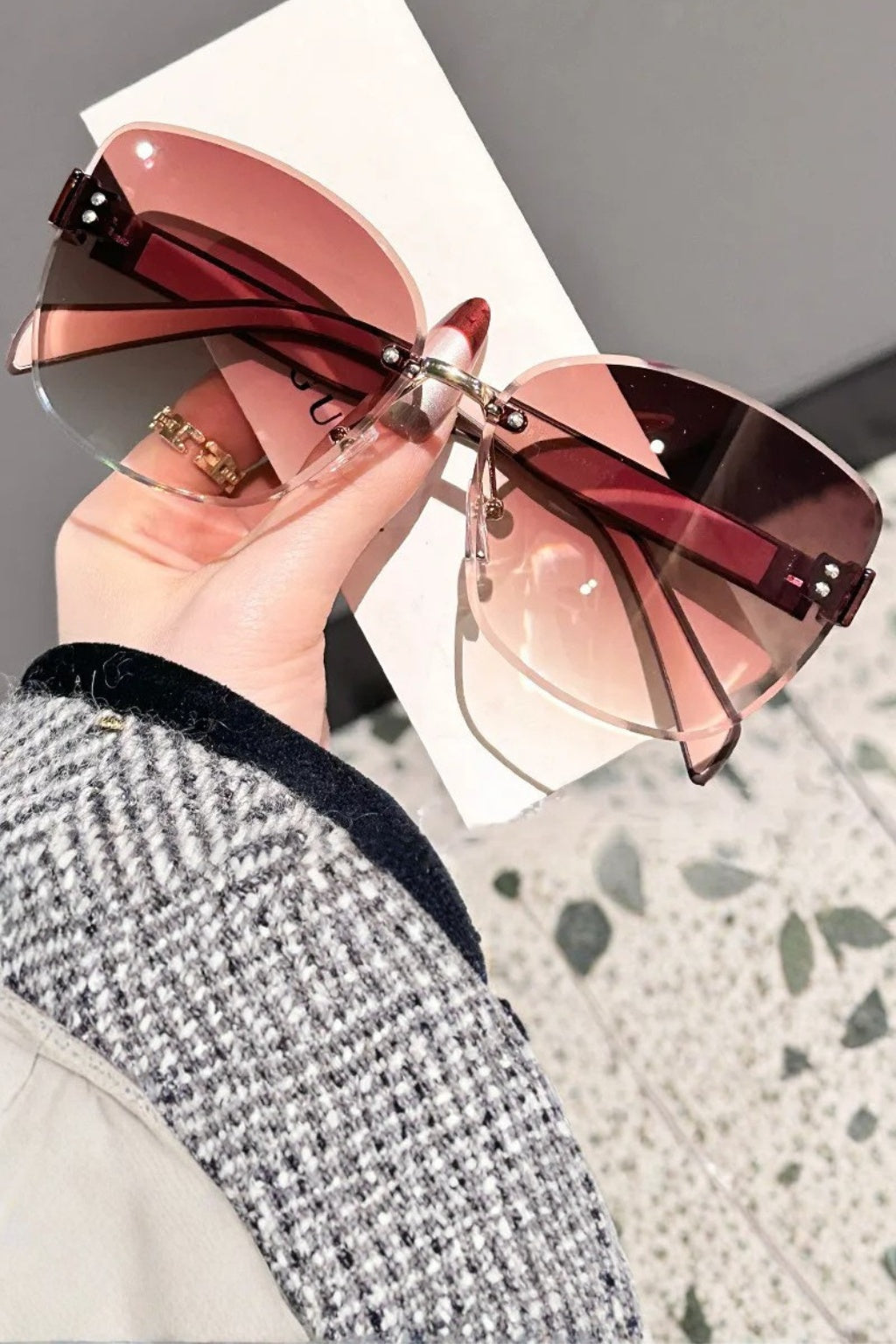Paloma | Gafas de Sol Sin Montura Estilo Gato Mujer Lente Degradada